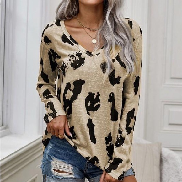 LOVE HER WILD BLOUSE- LEOPARD - Picture 4 of 4